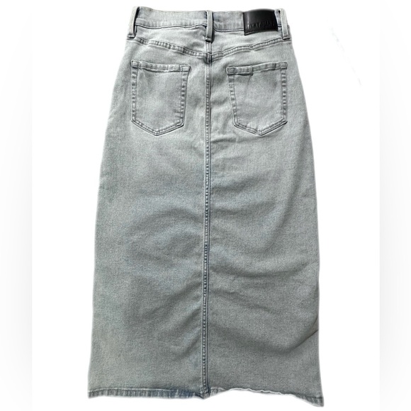 DKNY long with a denim maxi skirt from Jeans.
Size: 2 - Picture 5 of 10